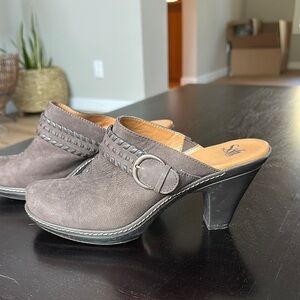 Soft Brand Brown Leather Mule Clog Heel With Braided Buckle Detail